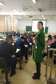 唐山鴻博中業教育一級建造師老師和學員學習中